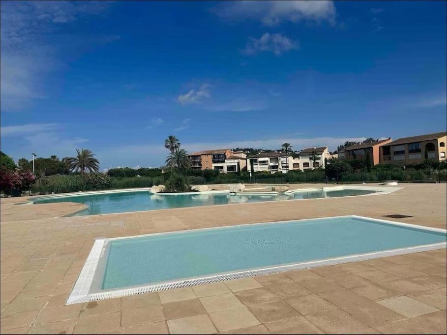 Proche St Tropez Refait A Neuf Bord De Plage Et Piscine Cogolin Exterior photo
